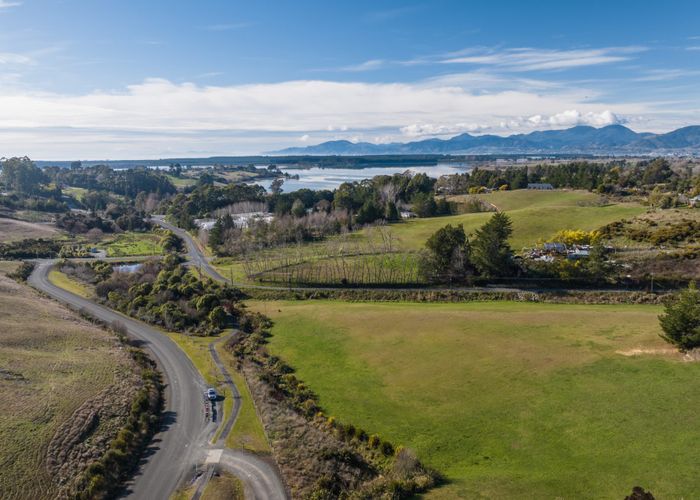  at 43 Redvale Road, Redwood Valley