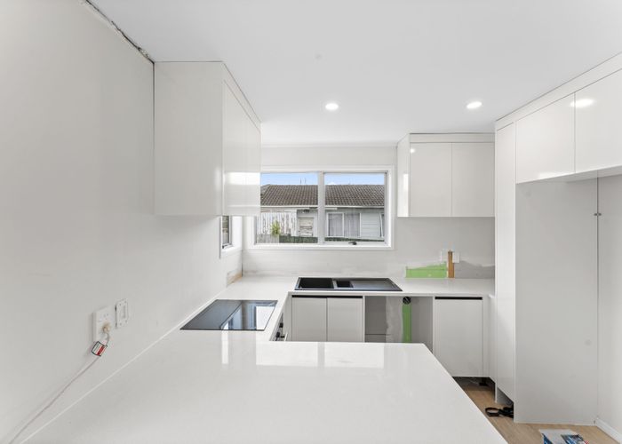  at 30 Becker Drive, Weymouth, Manukau City, Auckland