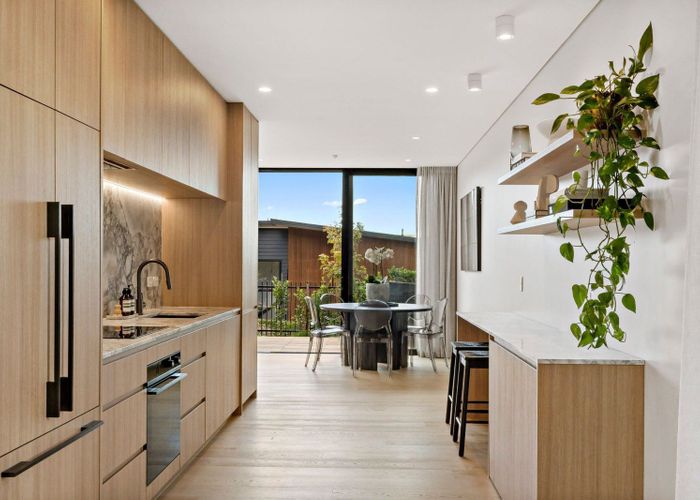  at 21 Arahia Street, Northcote, North Shore City, Auckland