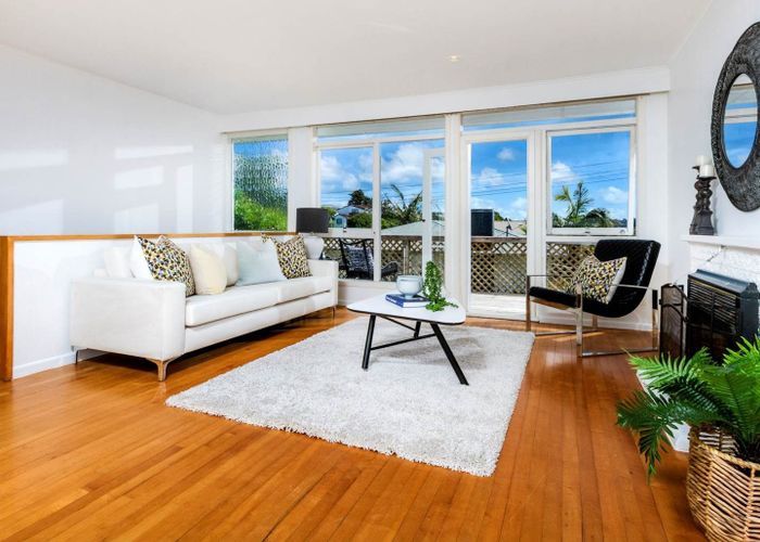  at 4 Bond Crescent, Forrest Hill, North Shore City, Auckland