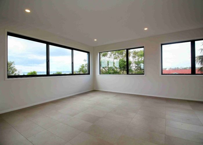  at 1/122a Bucklands Beach Road, Bucklands Beach, Manukau City, Auckland