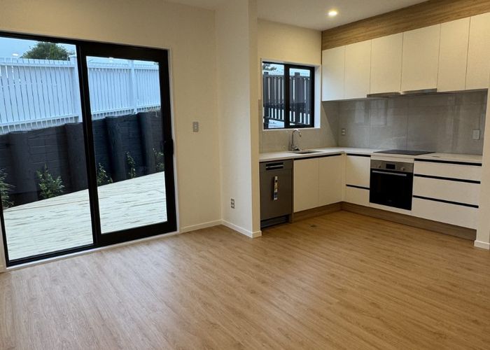  at 37E Allington Road, Massey, Waitakere City, Auckland