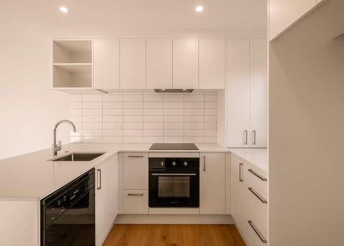  at 2/48 Moire Road, Massey, Waitakere City, Auckland