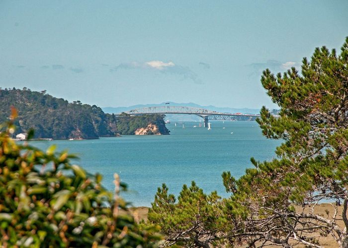  at 197 West Harbour Drive, West Harbour, Waitakere City, Auckland
