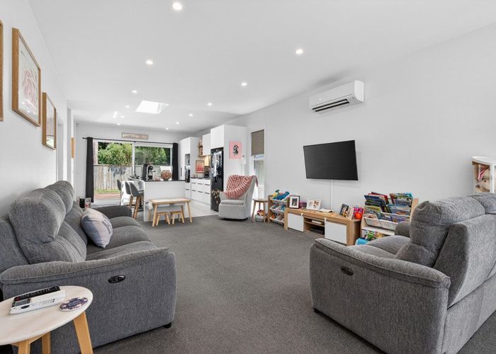  at 3E Breakwater Way, Whitby, Porirua, Wellington