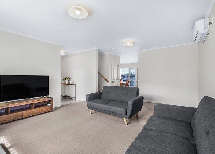  at 43 Gordon Davies Lane, Huntington, Hamilton