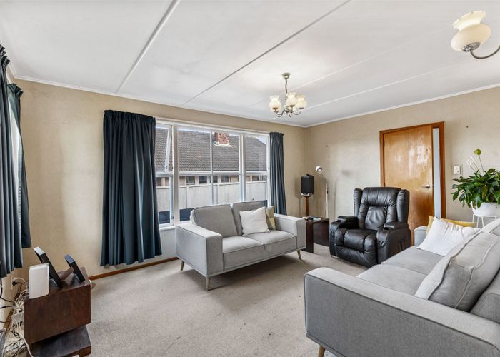  at 18 Panorama Road, Mount Wellington, Auckland