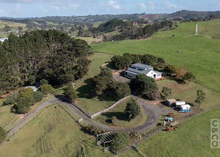 Free property data for 344 Waitakere Rd, Taupaki, Auckland homes.co.nz