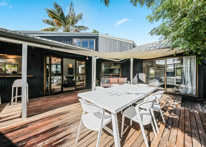  at 2/47 Shakespeare Road, Milford, North Shore City, Auckland