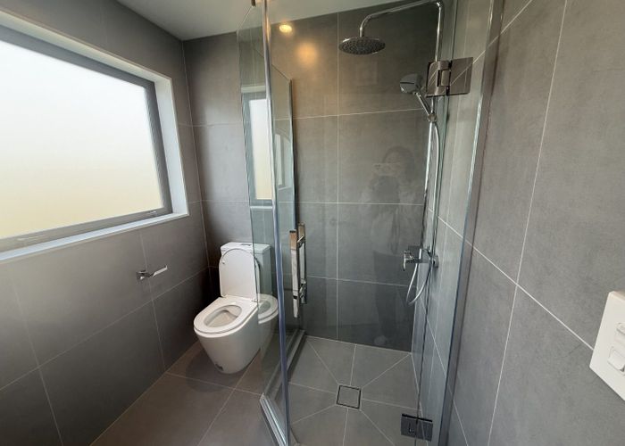  at 31D Weldene Avenue, Glenfield, North Shore City, Auckland