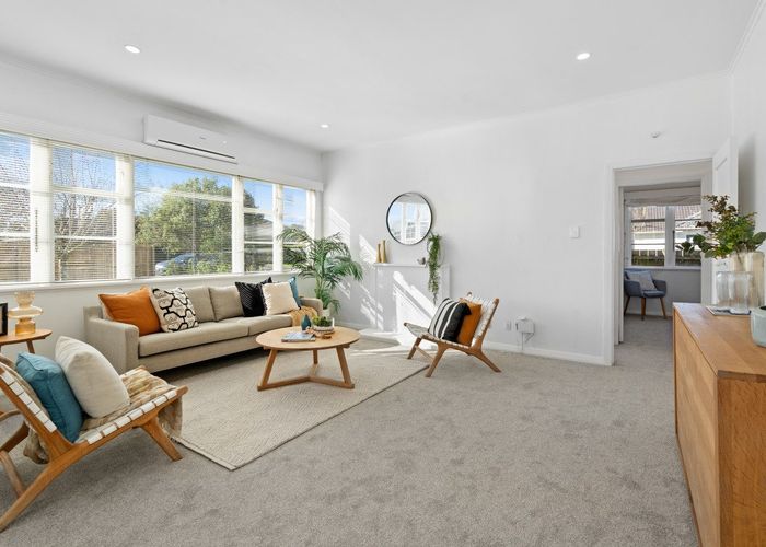  at 9 Parry Street, Sandringham, Auckland