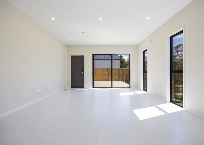  at 1-5/62 Woodside Road, Massey, Waitakere City, Auckland
