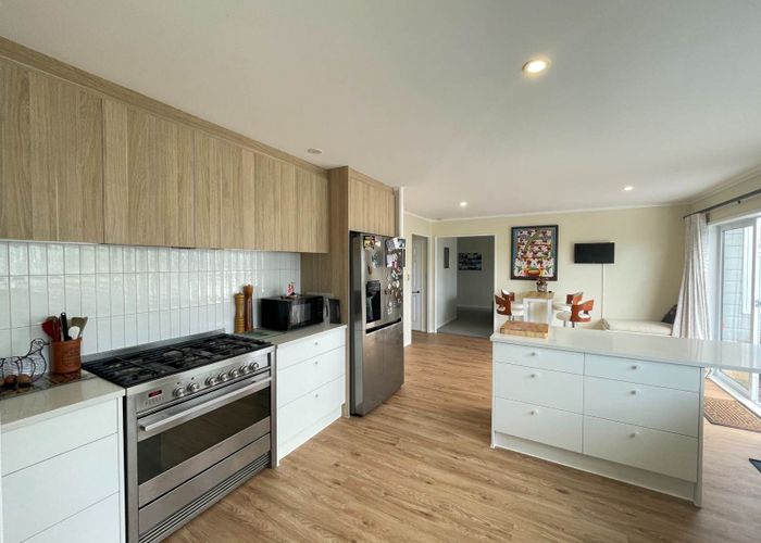  at 5 Thistle Close, Beachlands, Manukau City, Auckland