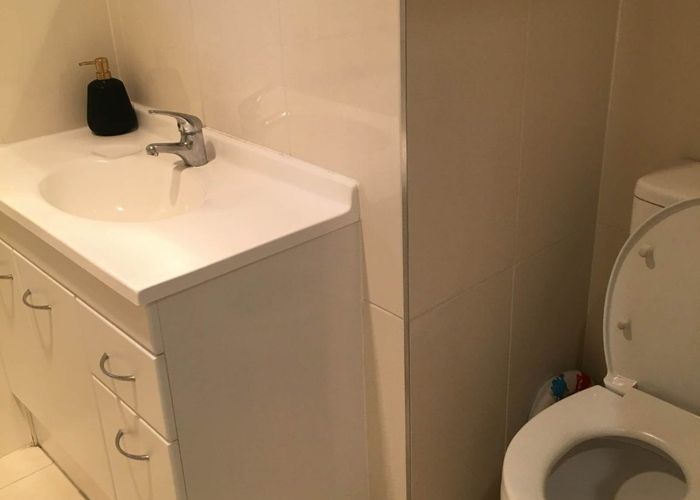  at 34 Totaravale Drive, Totara Vale, North Shore City, Auckland