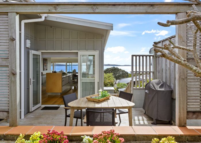  at 4 Piccadilly Circus, Snells Beach, Snells Beach