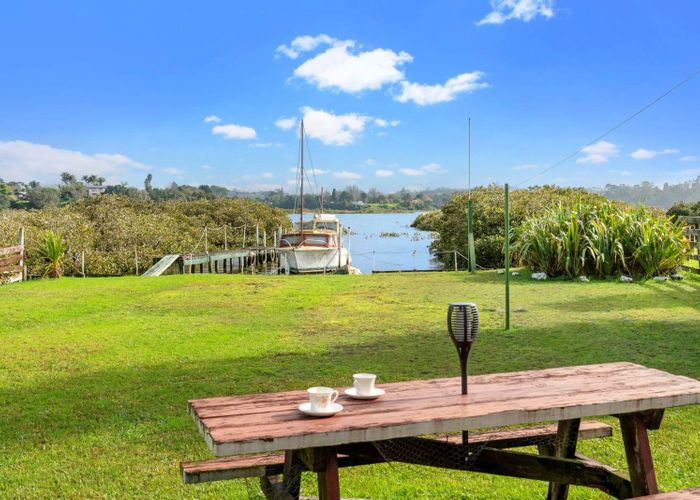  at 6 The Terrace, Herald Island, Waitakere City, Auckland