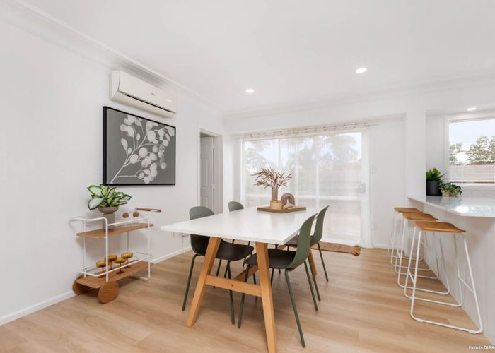  at 13 Cliff View Drive, Green Bay, Auckland