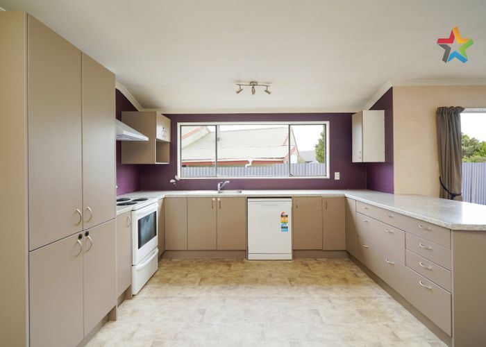  at 22 Avon Place, Clifton, Invercargill