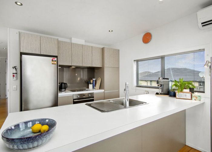  at 11 Otonga Heights, Maungaraki, Lower Hutt, Wellington