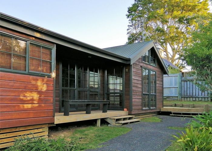  at 2/16 Corunna Road, Milford, North Shore City, Auckland