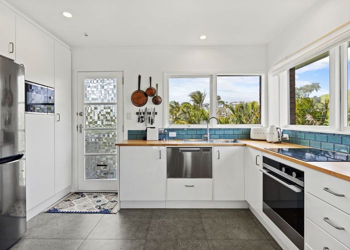  at 4/5 Cambria Road, Devonport, Auckland