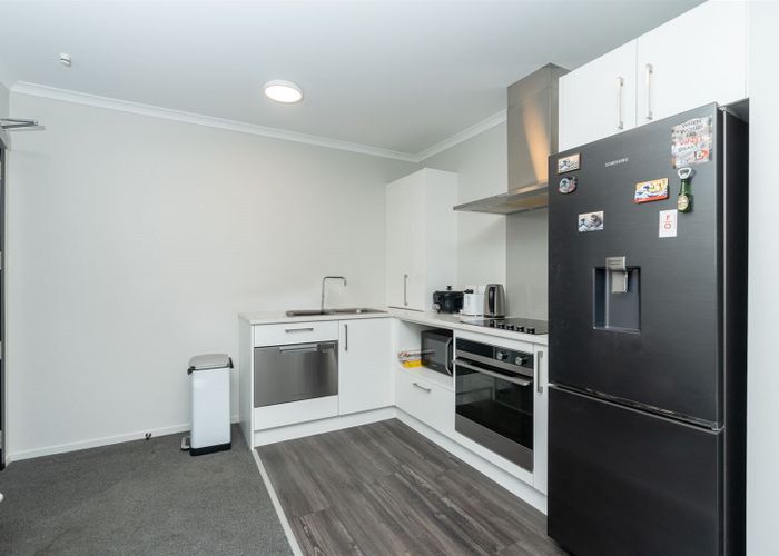  at 107/17 Vialou Street, Hamilton Central, Hamilton