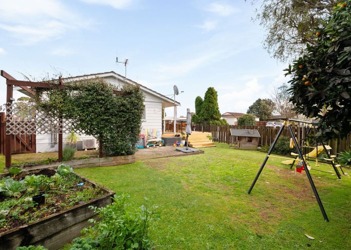  at 2 Dale Place, Saint Andrews, Hamilton, Waikato