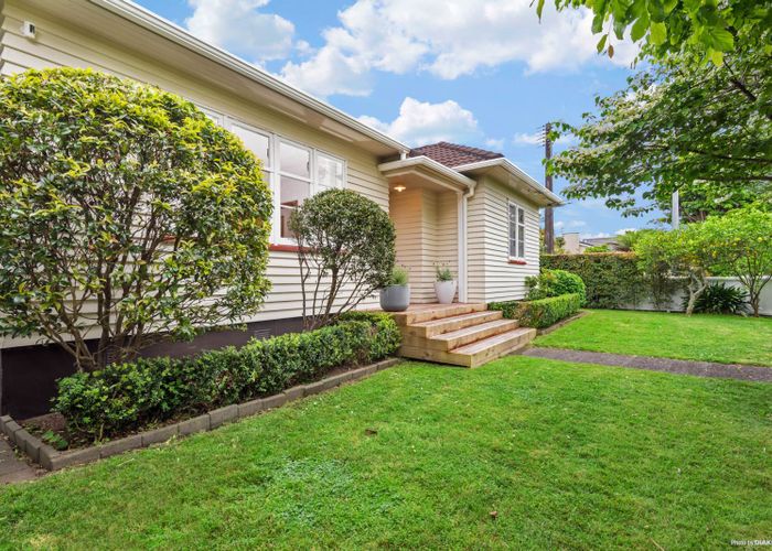 at 31 Yeovil Road, Te Atatu Peninsula, Auckland