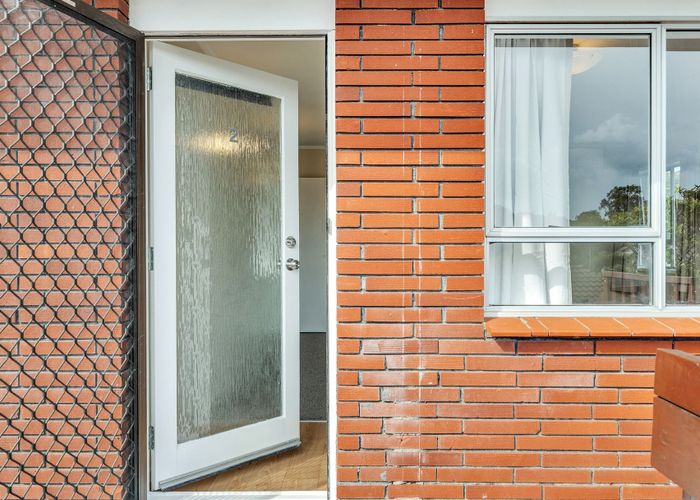  at 2/30 Simkin Avenue, Saint Johns, Auckland City, Auckland