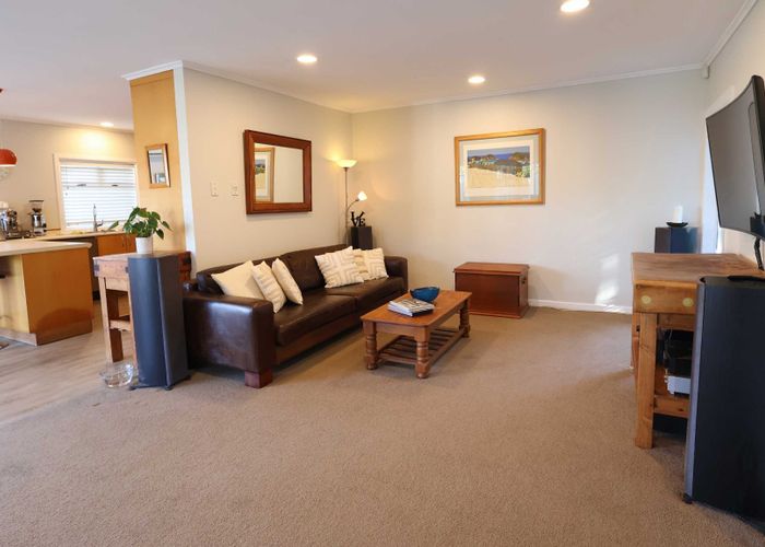  at 36 Kings Road, Panmure, Auckland