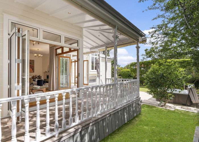  at 32 Clarence Road, Northcote Point, North Shore City, Auckland