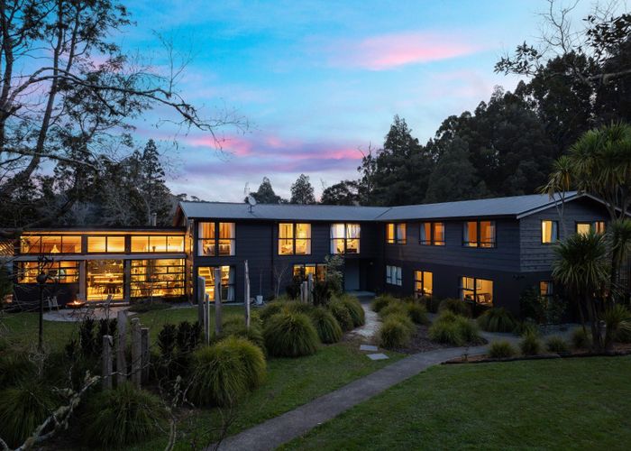  at 581 West Coast Road, Oratia, Waitakere City, Auckland