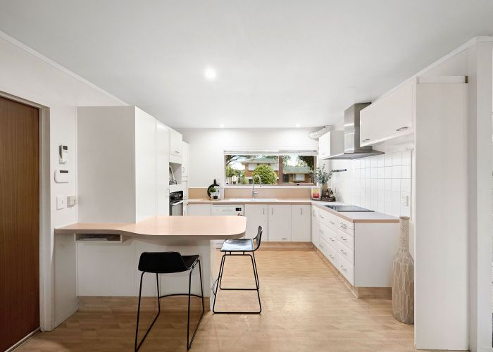  at 60 Pulham Crescent, Queenwood, Hamilton