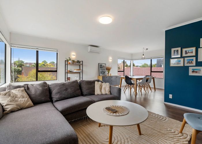  at 1 Lexington Drive, Botany Downs, Manukau City, Auckland