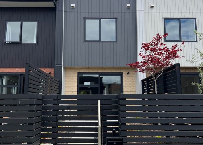  at 17 Selo Street, Glen Eden, Waitakere City, Auckland
