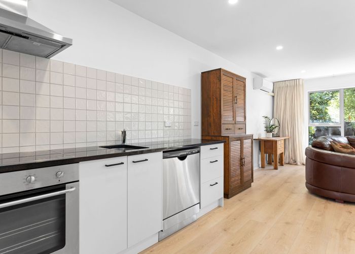  at 4/100 Papanui Road, Merivale, Christchurch City, Canterbury