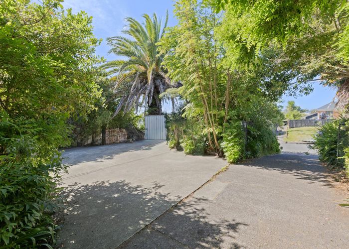 at 11 Glen Road, Ranui, Auckland