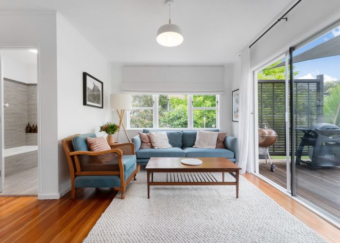  at 3 Farringdon Street, Glen Innes, Auckland