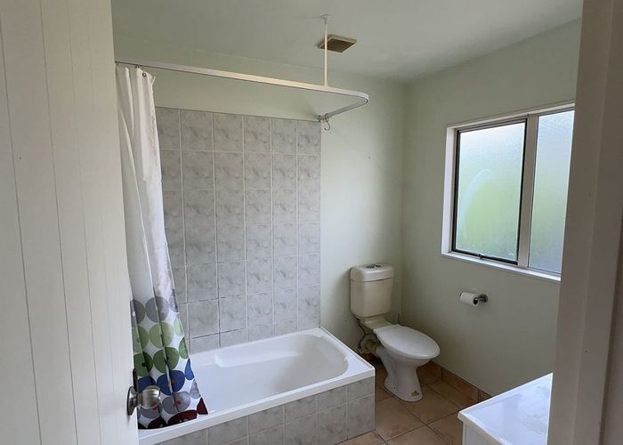  at 1/1 St Clair Place, Browns Bay, North Shore City, Auckland