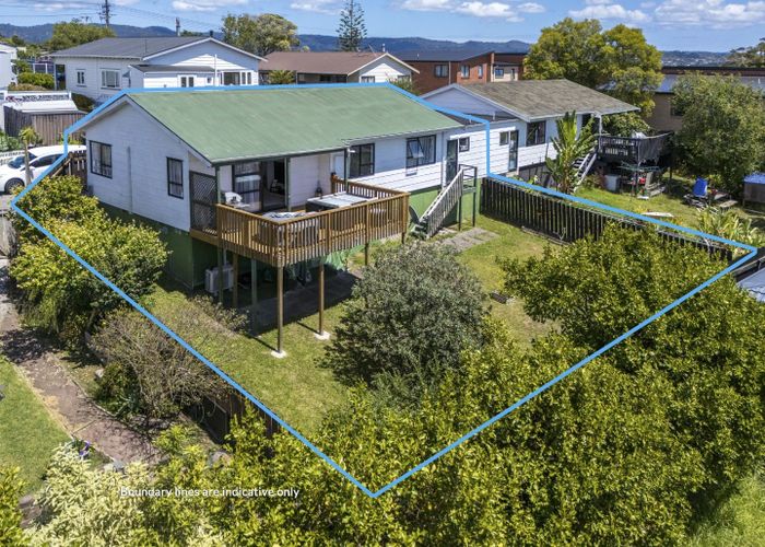  at 4/92 Awaroa Road, Sunnyvale, Waitakere City, Auckland