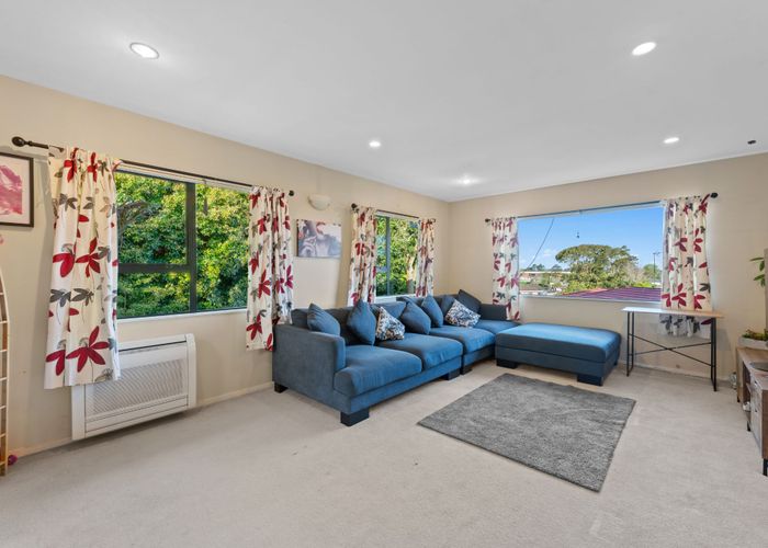  at 4 Queen Natalie Place, Massey, Auckland