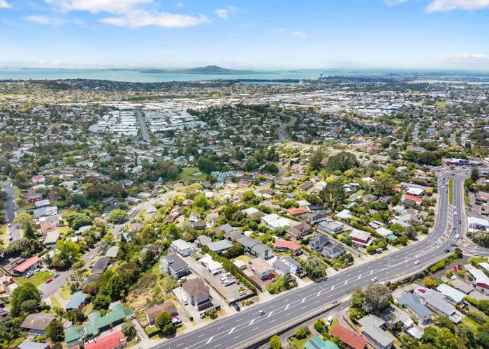  at 629 Glenfield Road, Totara Vale, North Shore City, Auckland