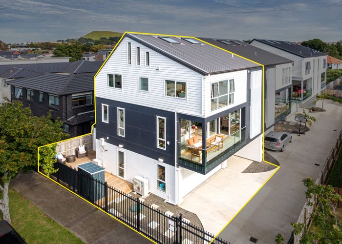 at 5A Holland Avenue, Point England, Auckland City, Auckland