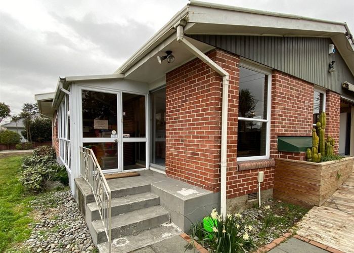  at 8 Farrington Avenue, Bishopdale, Christchurch