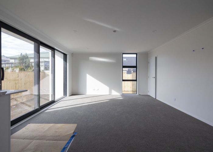  at 215 Stokes Valley Road, Stokes Valley, Lower Hutt, Wellington