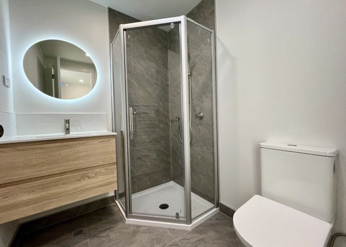  at 2/10 Fairclough Road, Beach Haven, North Shore City, Auckland