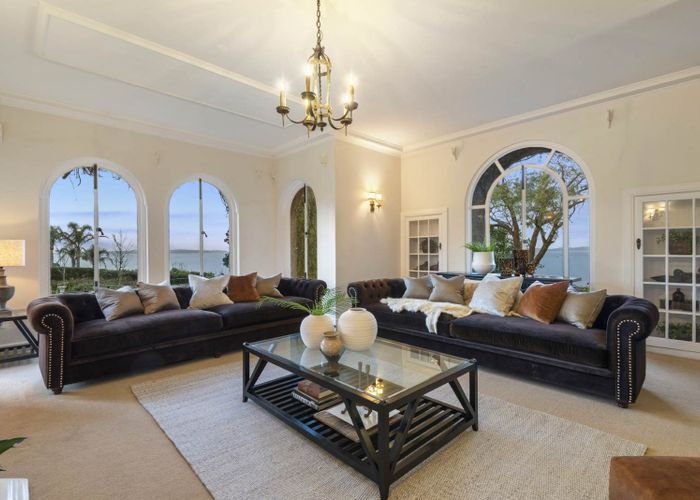  at 215  Bleakhouse Road, Mellons Bay, Manukau City, Auckland