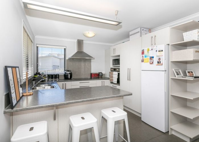  at 12 Ruske Place, Grandview Heights, Hamilton