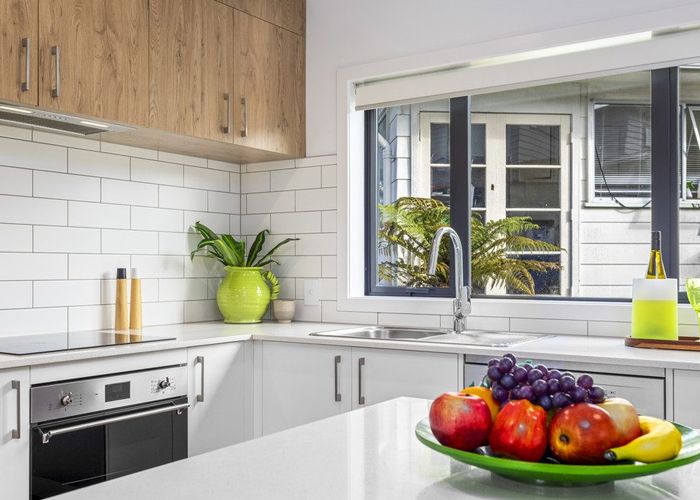  at 1B Mowbray Place, Sunnynook, Auckland