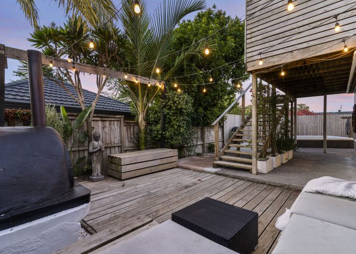  at 42 Daytona Road, Henderson, Auckland